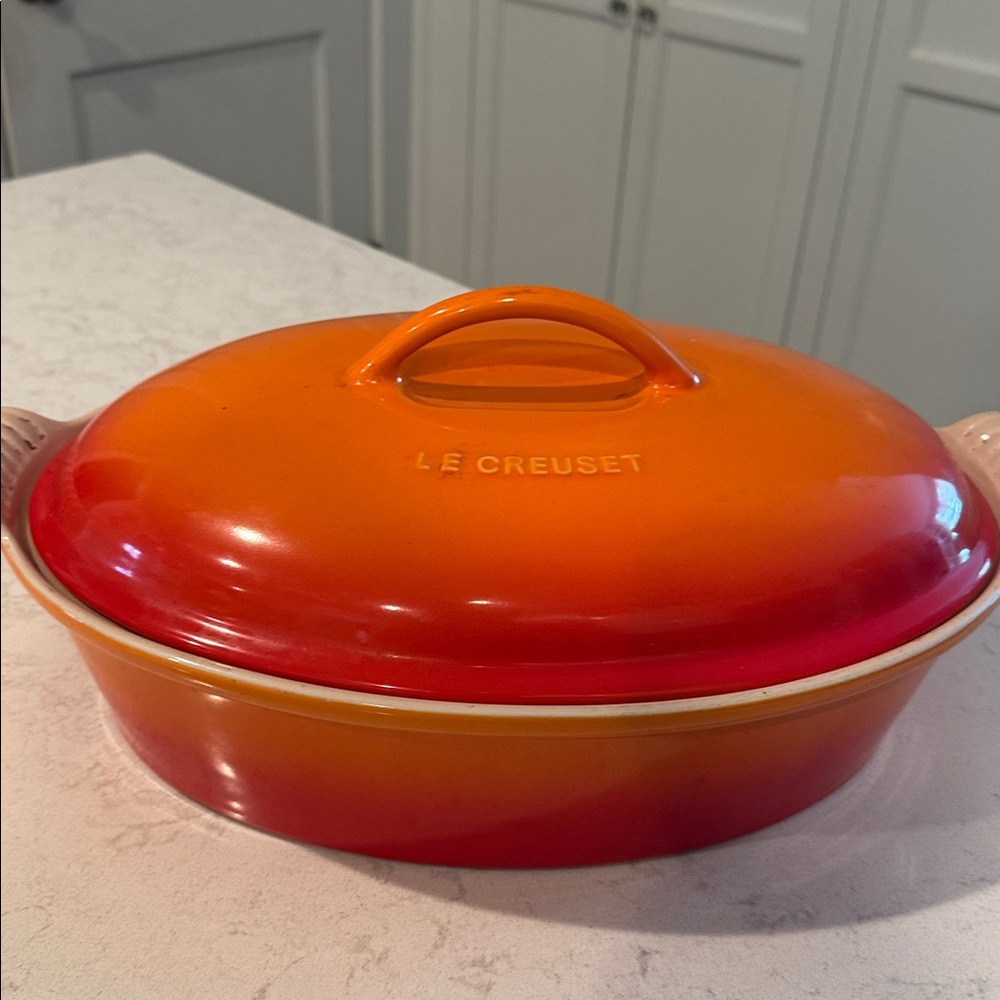 Le Creuset Heritage Oval Casserole (Flame) - Picture 6 of 7